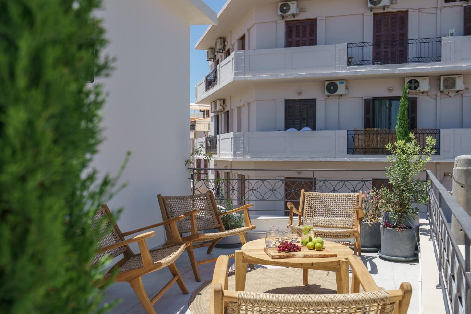 The Old Distillery - Premium Suites ريثيمنو المظهر الخارجي الصورة