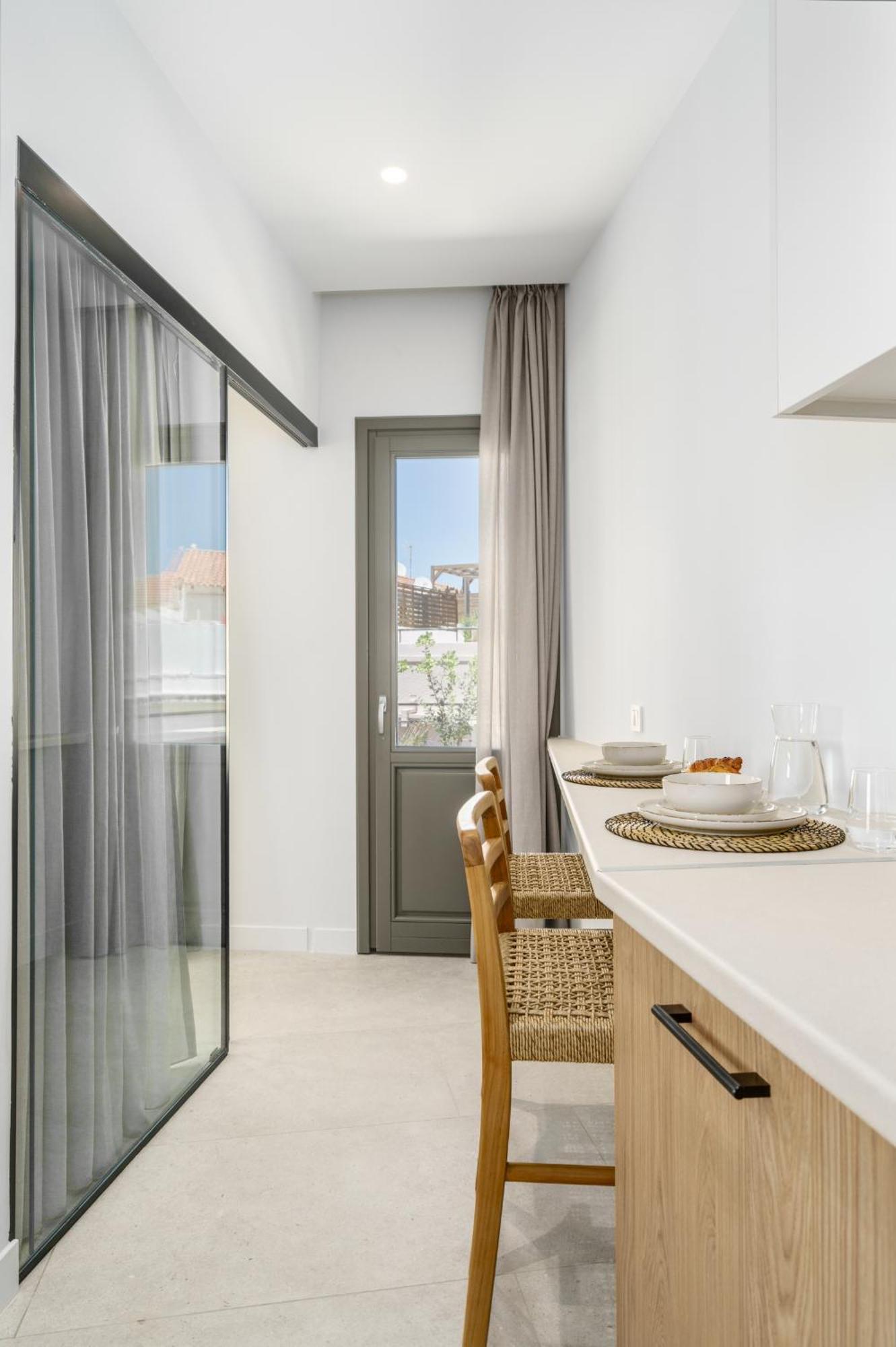 The Old Distillery - Premium Suites ريثيمنو المظهر الخارجي الصورة