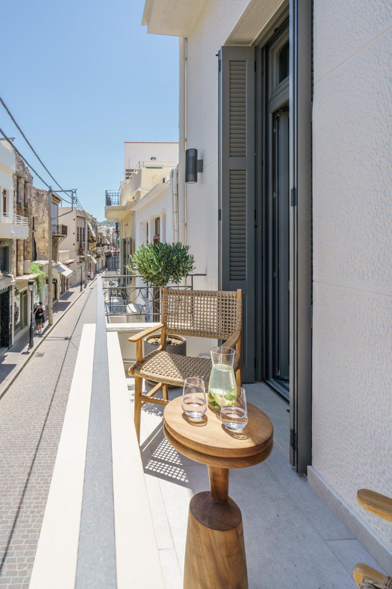 The Old Distillery - Premium Suites ريثيمنو المظهر الخارجي الصورة