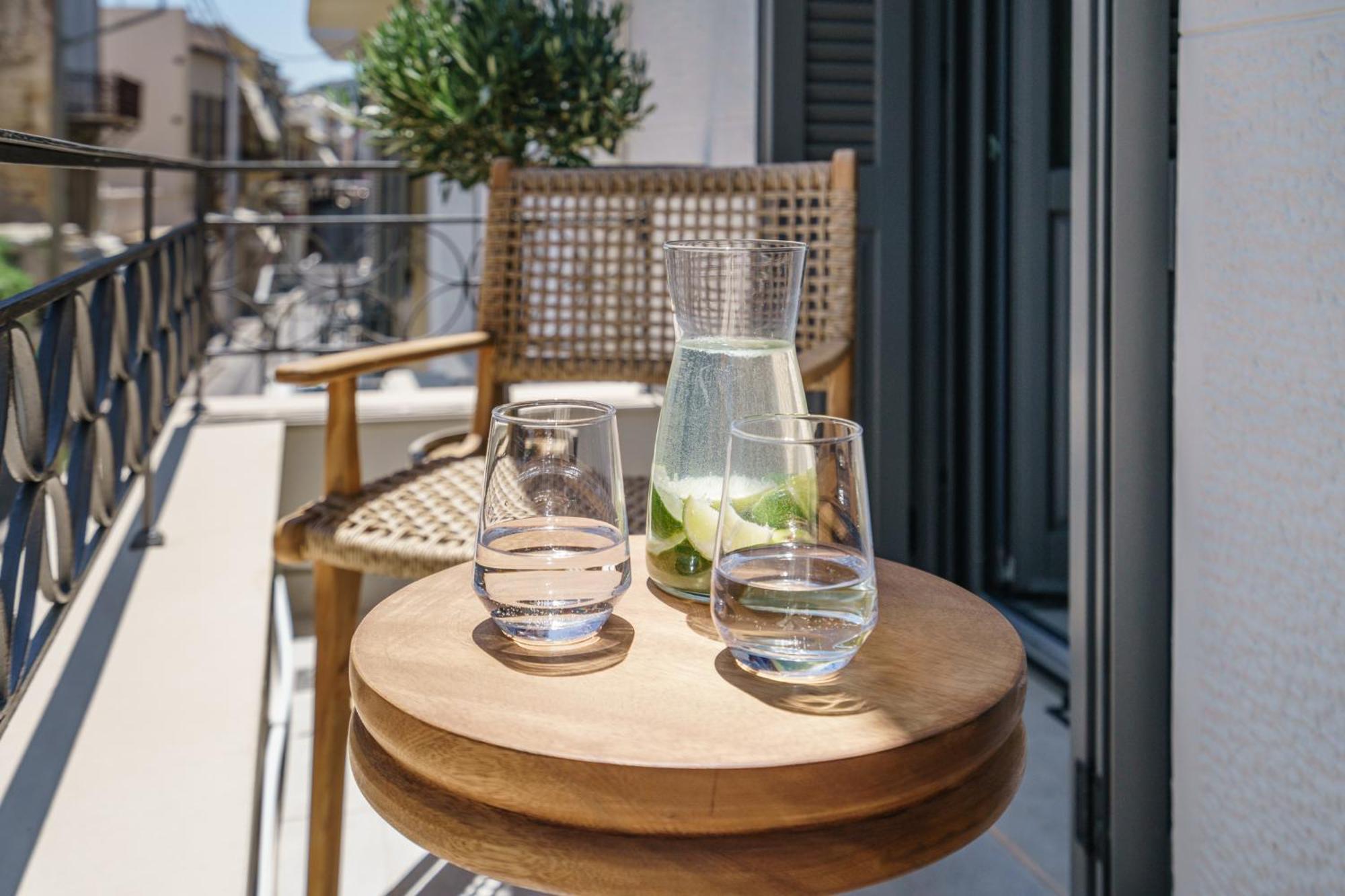 The Old Distillery - Premium Suites ريثيمنو المظهر الخارجي الصورة