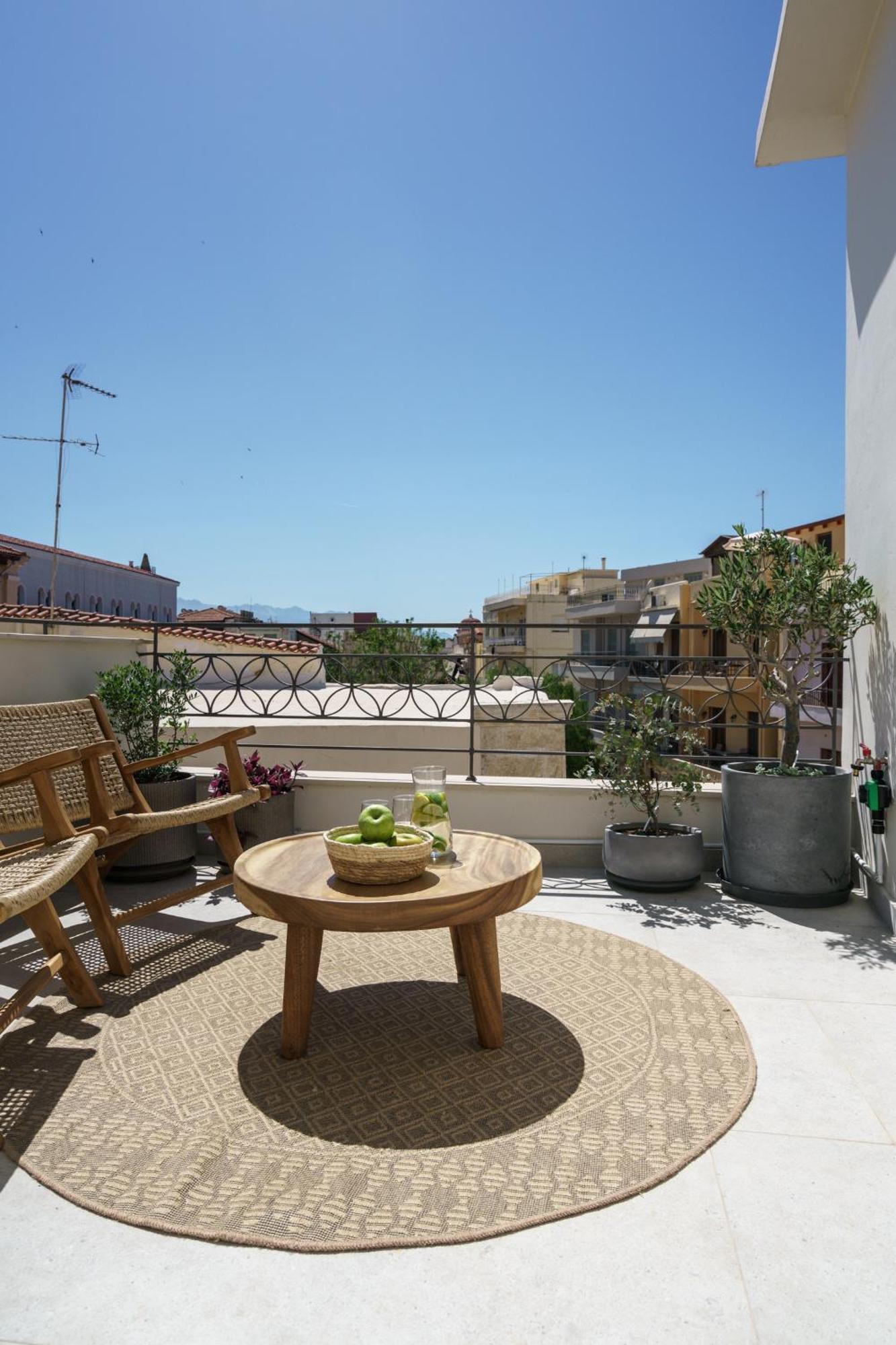 The Old Distillery - Premium Suites ريثيمنو المظهر الخارجي الصورة