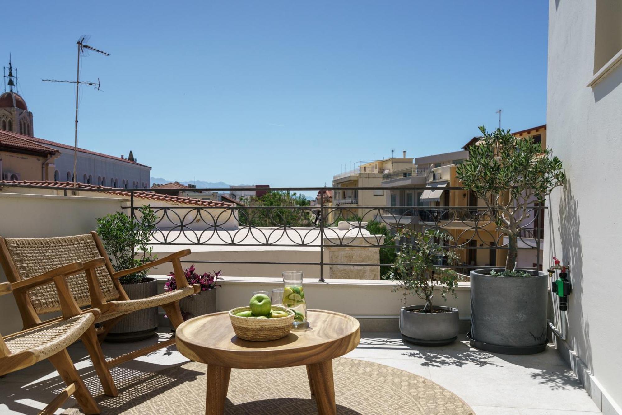 The Old Distillery - Premium Suites ريثيمنو المظهر الخارجي الصورة
